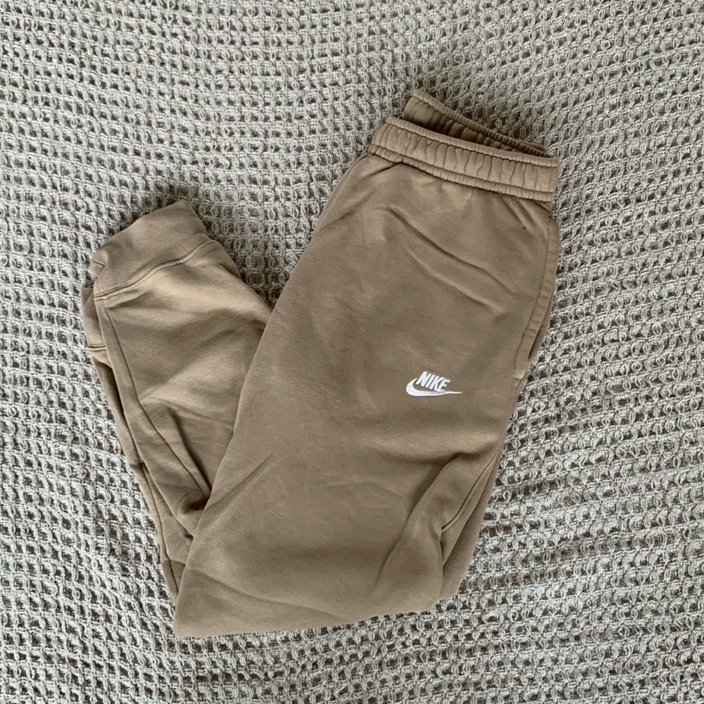 Nike men’s sportswear club fleece joggers